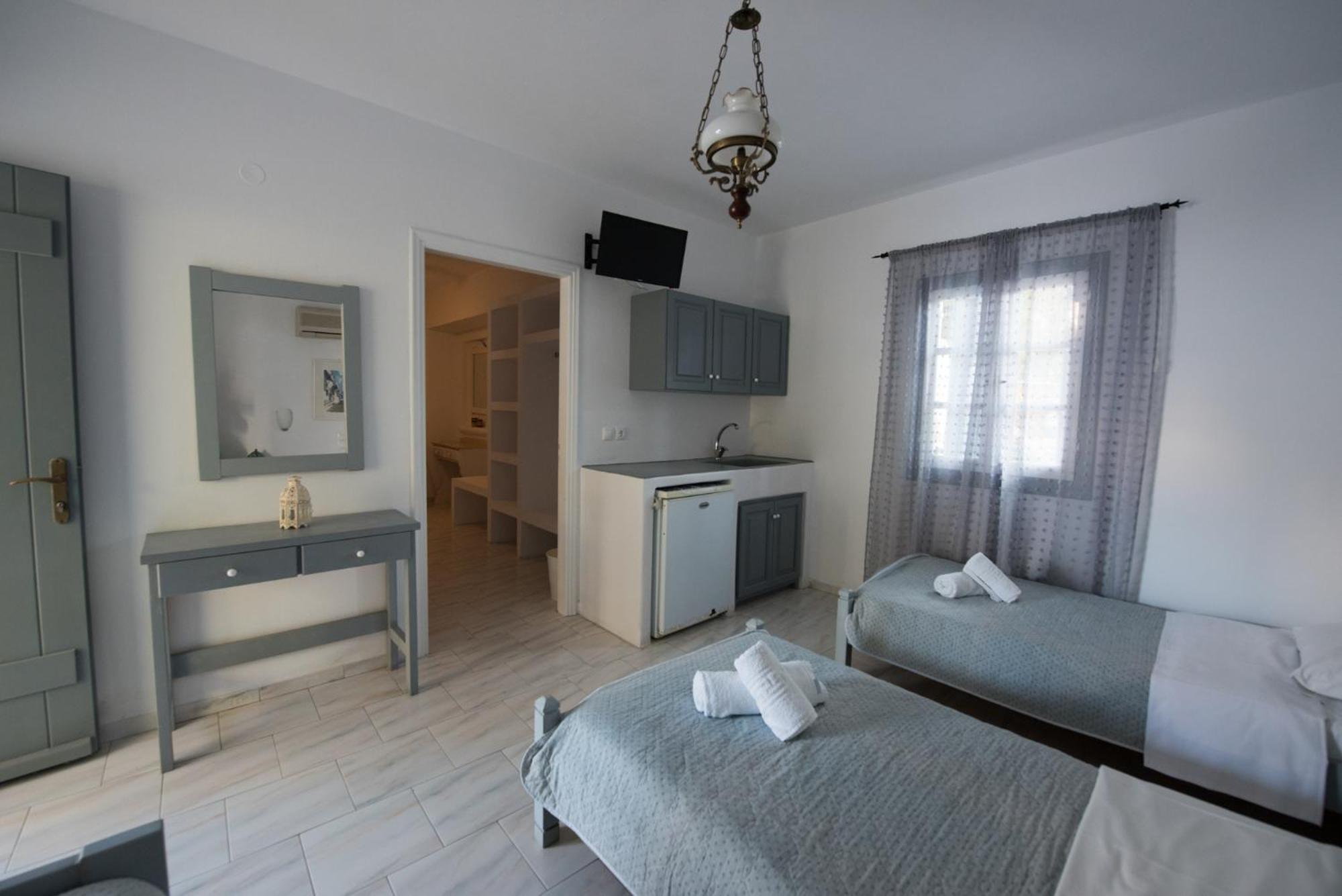 Ostria Studios & Apartments Alikí Exteriör bild